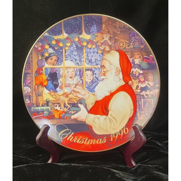 Antique Avon Collector's Porcelain Plate "Santa's Loving Touch" - Picture 1 of 9